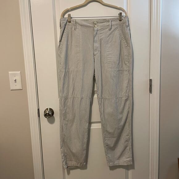 American Eagle Outfitters Pants - American Eagle White Blue Pinstriped Cotton Pants Patch Pockets Taper Leg Sz 8
